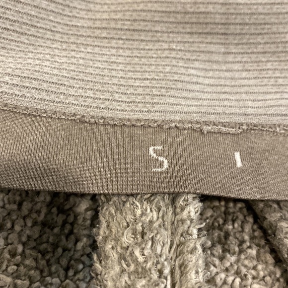 Lululemon Mens Metal Vet Tech‎ Henley - Picture 5 of 5